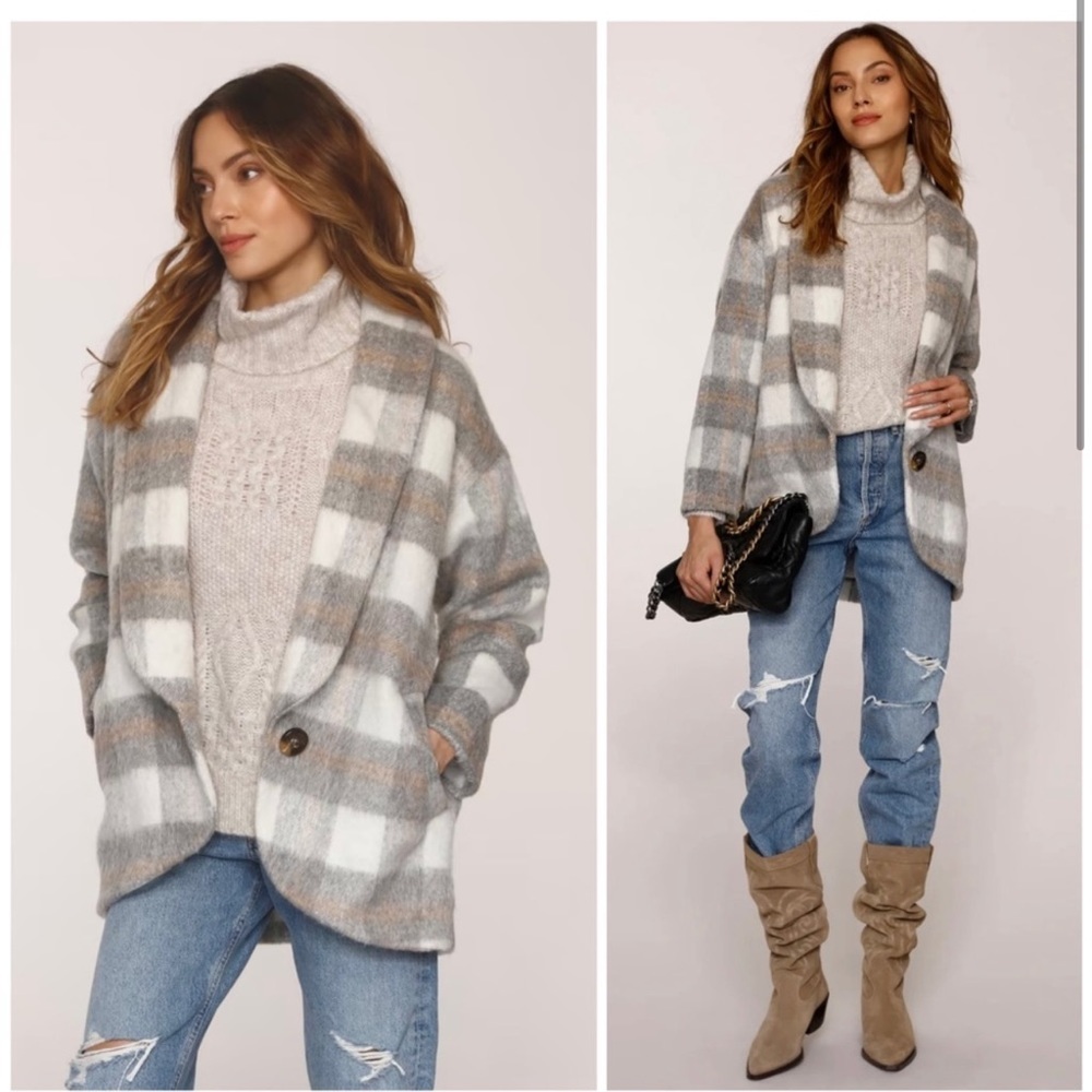 13. Evereve Selene Coat NWOT